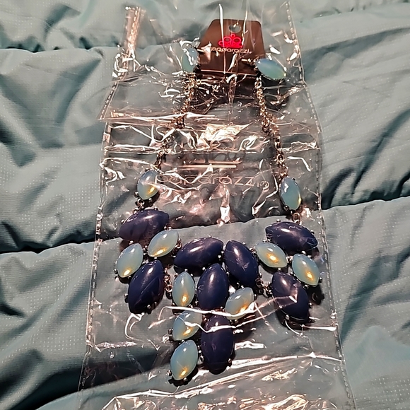 Paparazzi: Date Night Nouveau, Blue - Picture 4 of 4